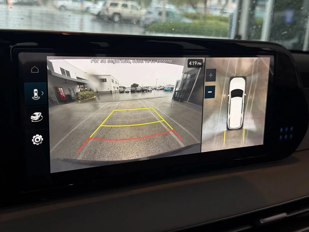 Used 2024 Gray Hyundai SEL 8P image 27