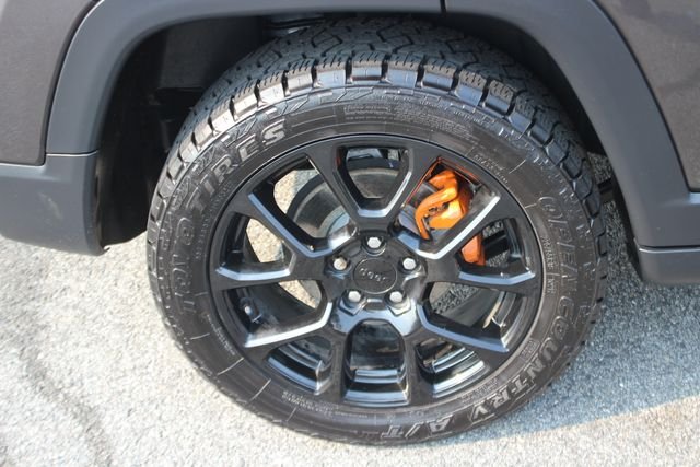 Used 2022 Gray Jeep Latitude image 36