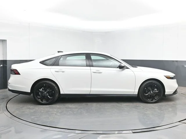 2025 Honda Accord SE - Photo 11
