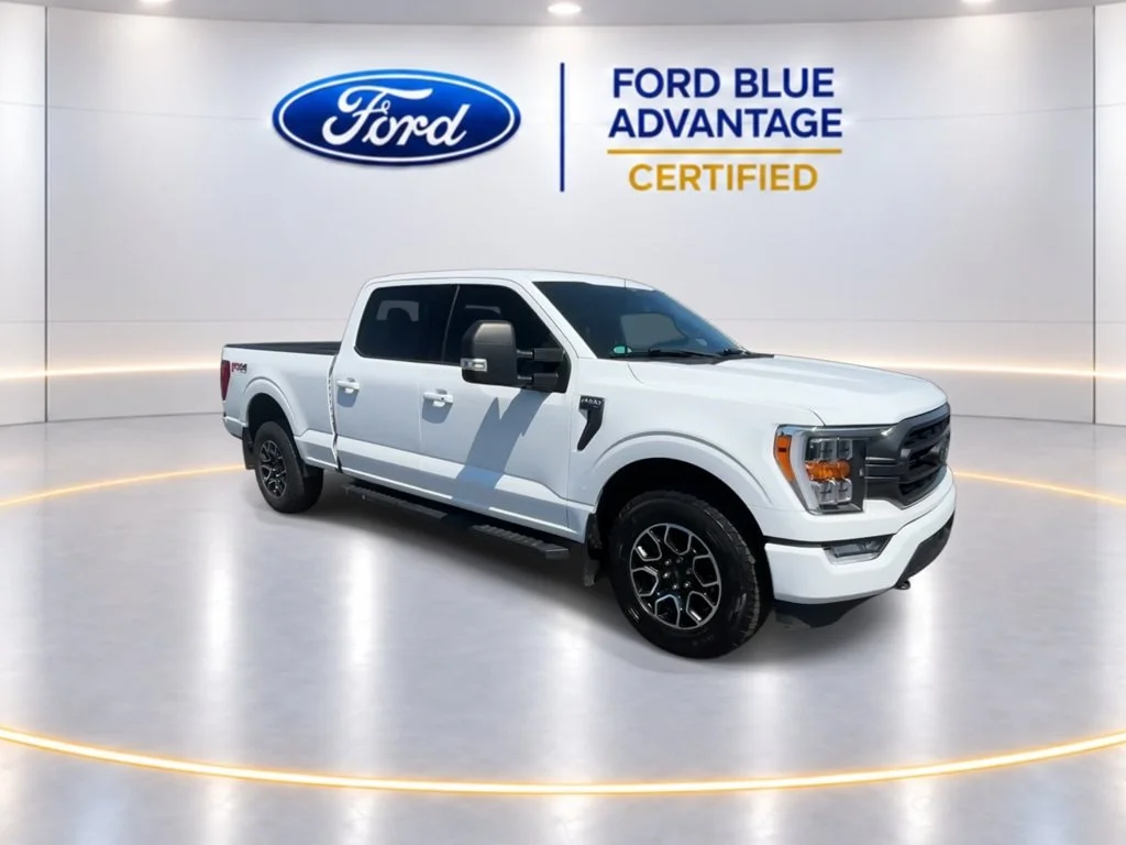 Certified Used 2023 Oxford White Ford XLT image 2