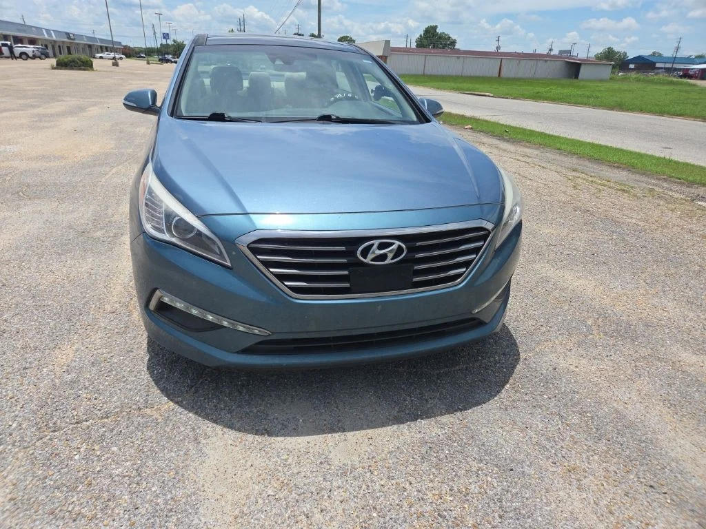 Used 2015 Blue Hyundai Limited image 2