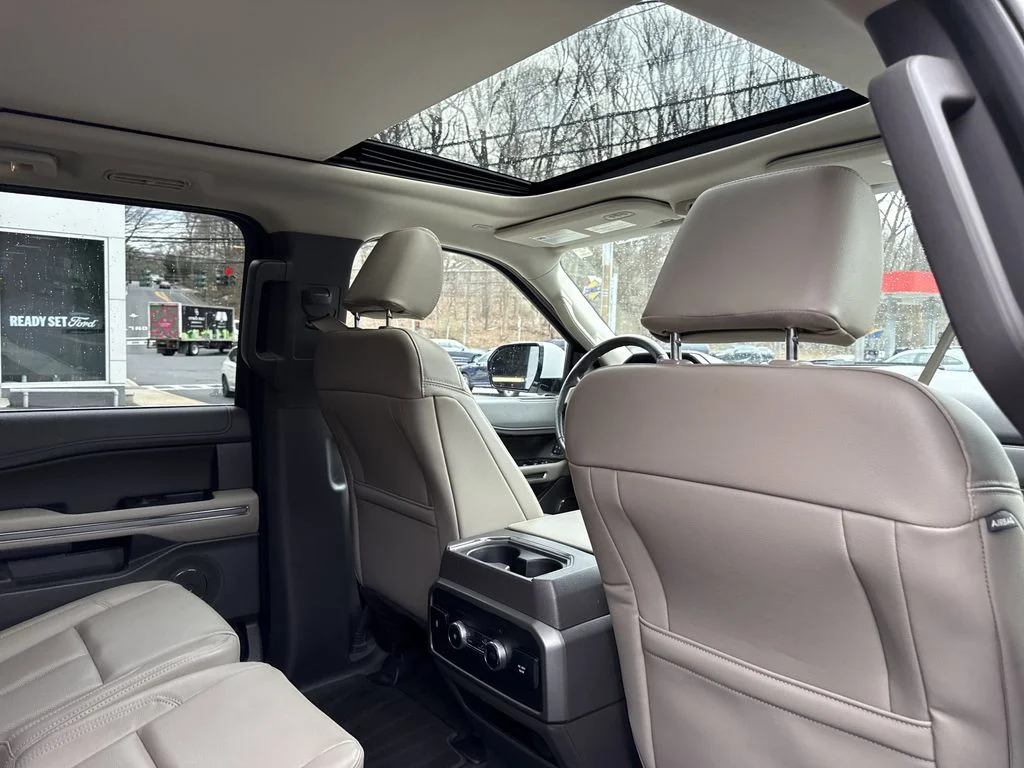 Used 2021 Oxford White Ford XLT image 32