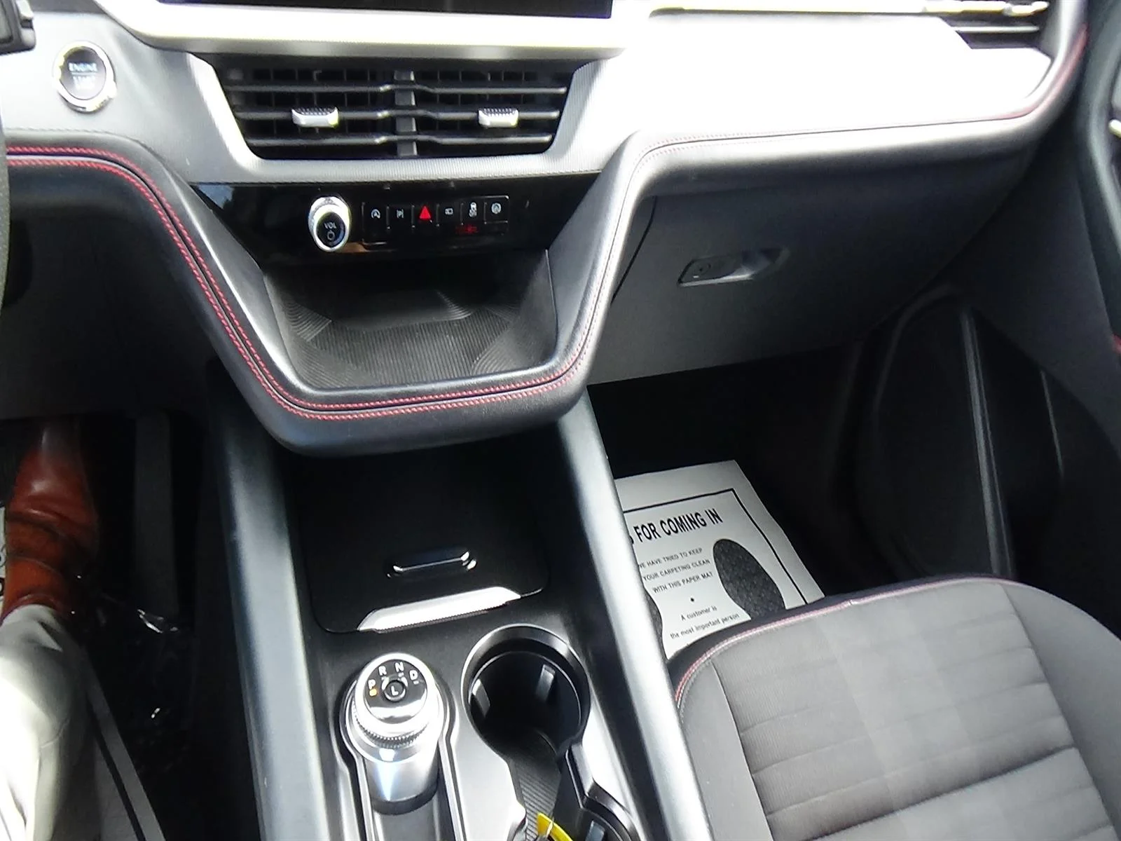 Used 2025 Agate Black (um) Ford ST-Line image 26