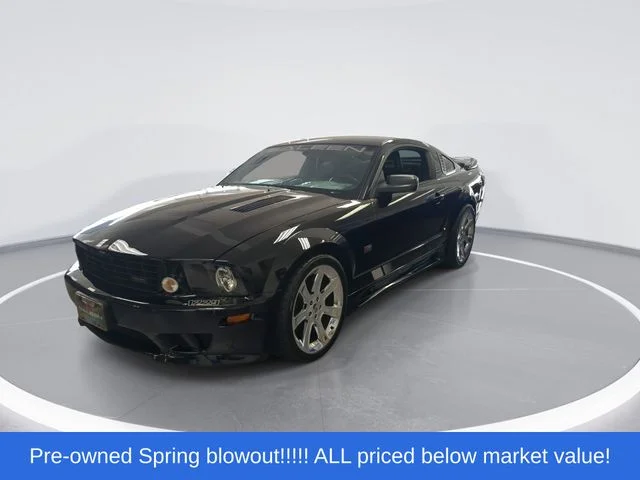 Used 2005 Black Ford GT Premium image 6