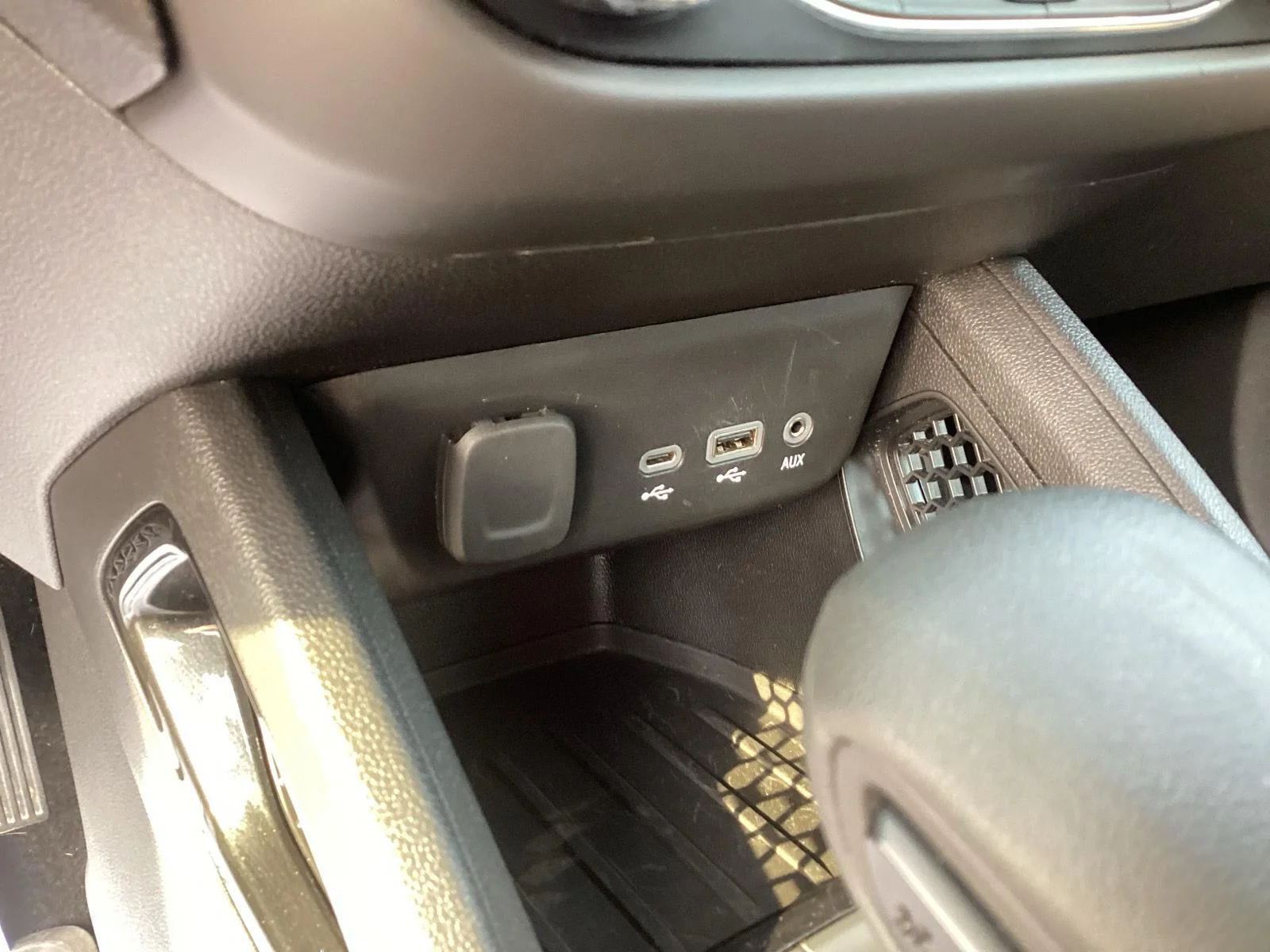 Used 2022 Summit White Chevrolet LS image 20