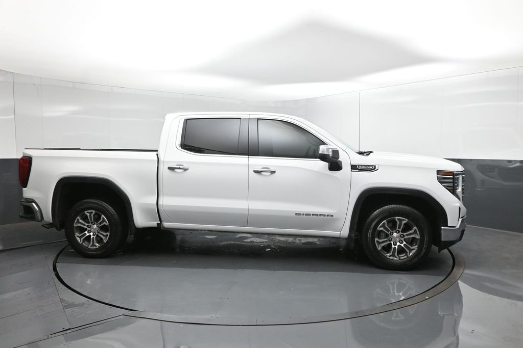 Used 2025 White GMC SLT image 15
