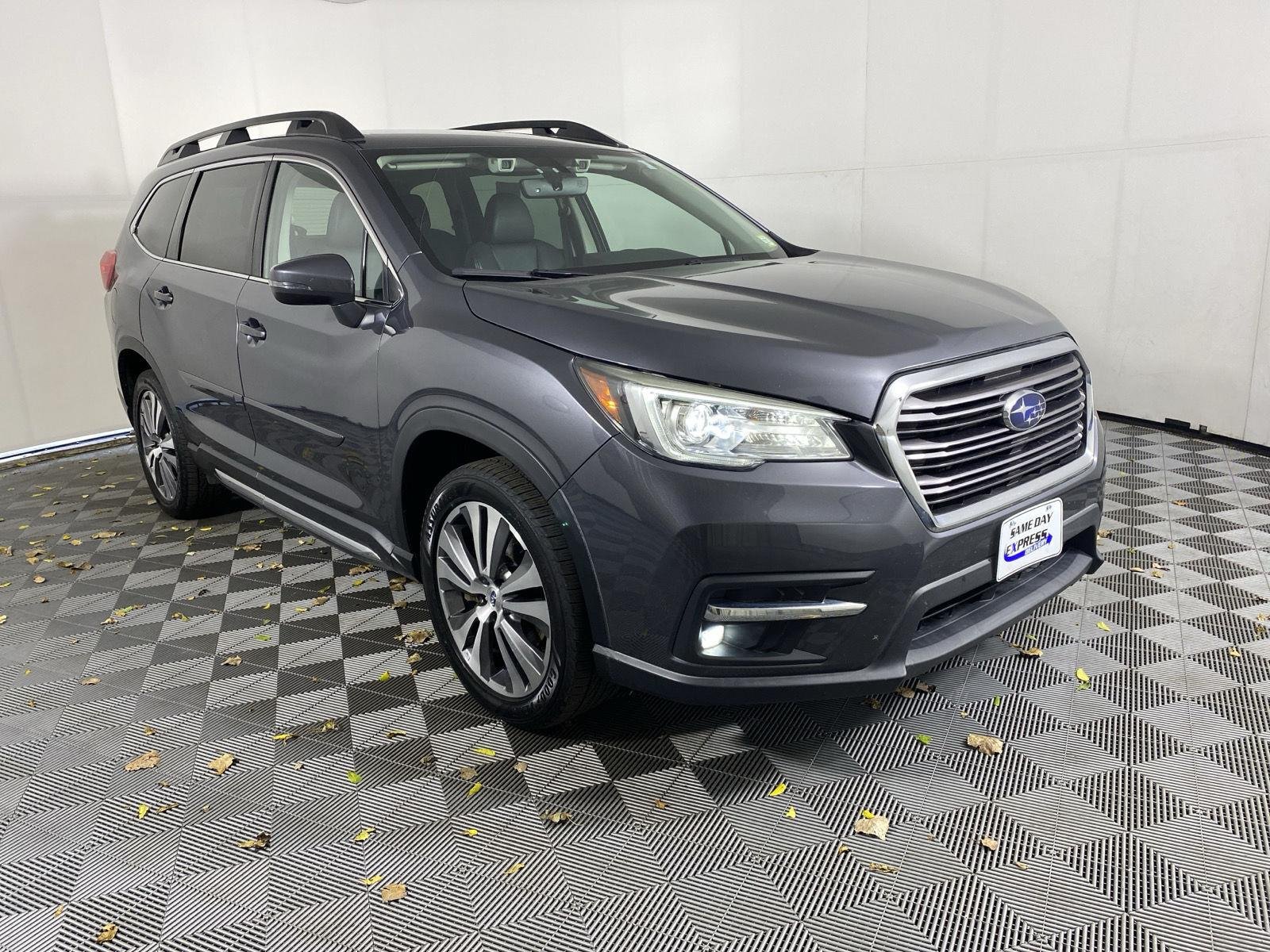 Used 2020 Magnetite Gray Metallic Subaru Limited image 11