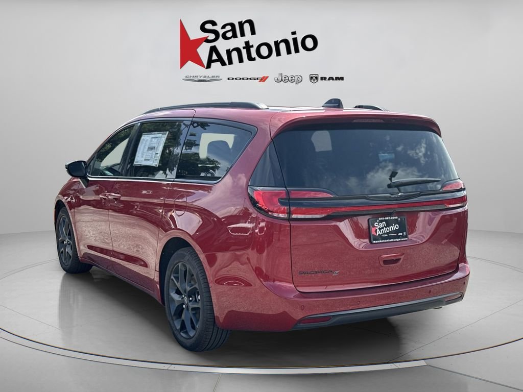 New 2026 Red Hot Pearl-Coat Exterior Paint Chrysler Select image 17