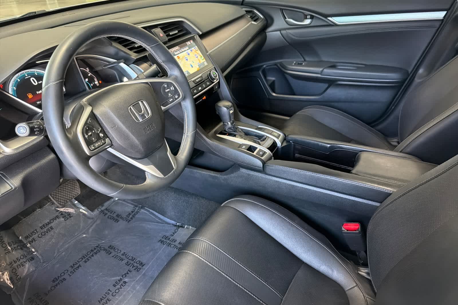 Used 2017  Honda Touring image 11