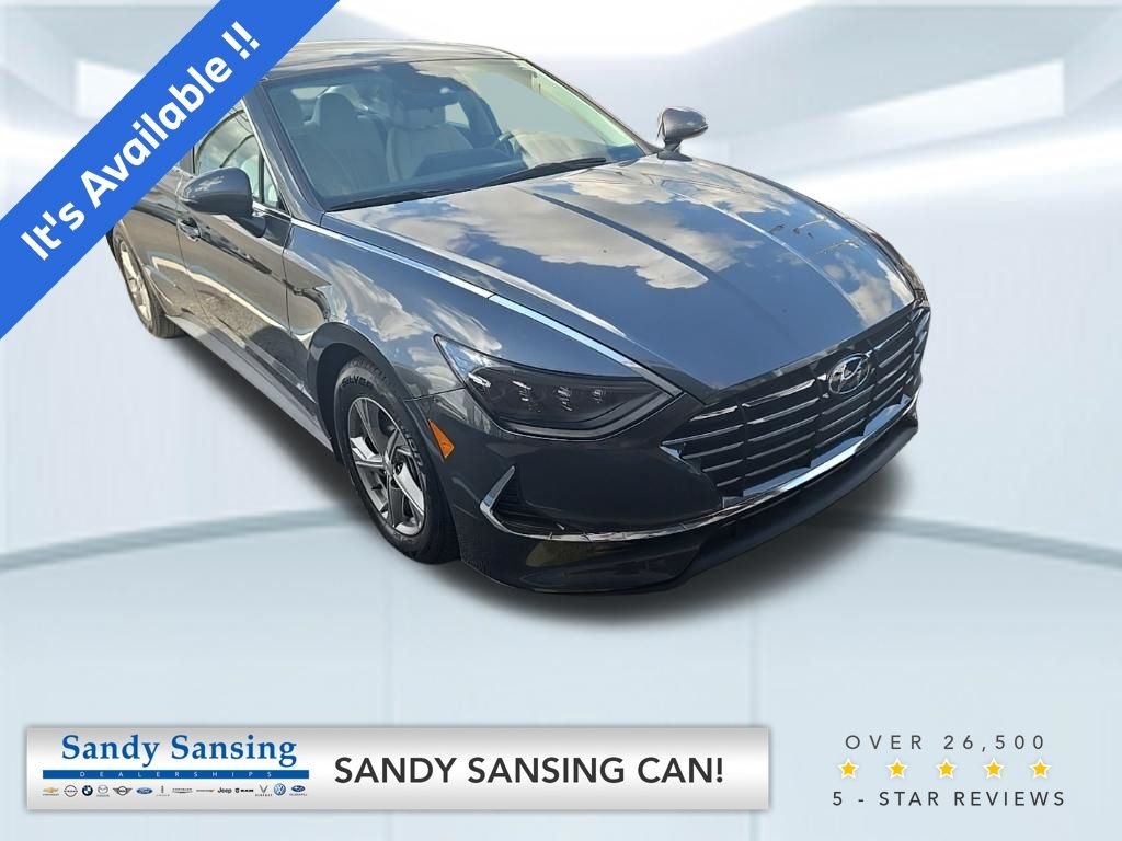 Used 2023 Gray Hyundai SE image 1