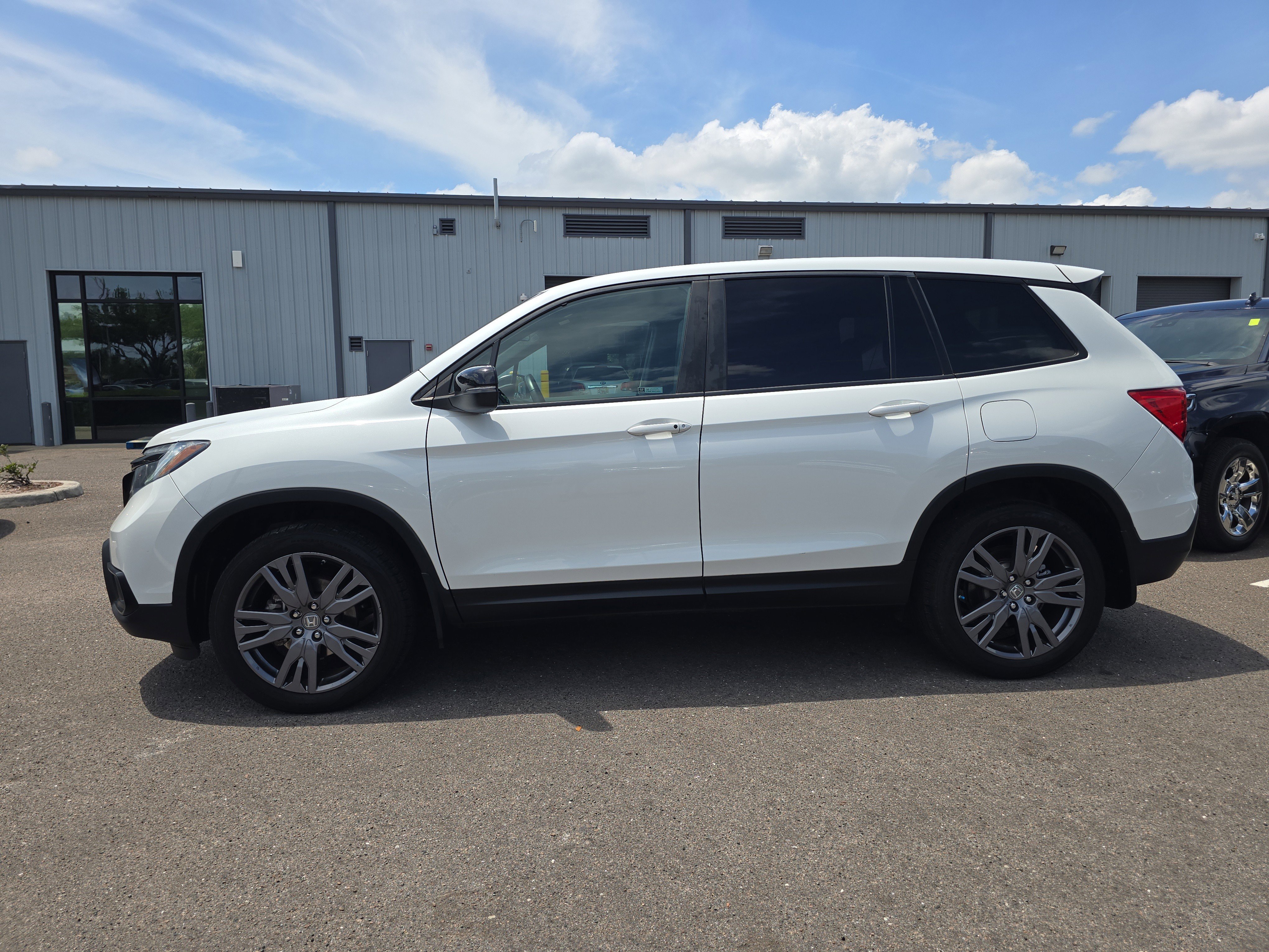 Used 2021 Platinum White Pearl Honda EX-L image 5