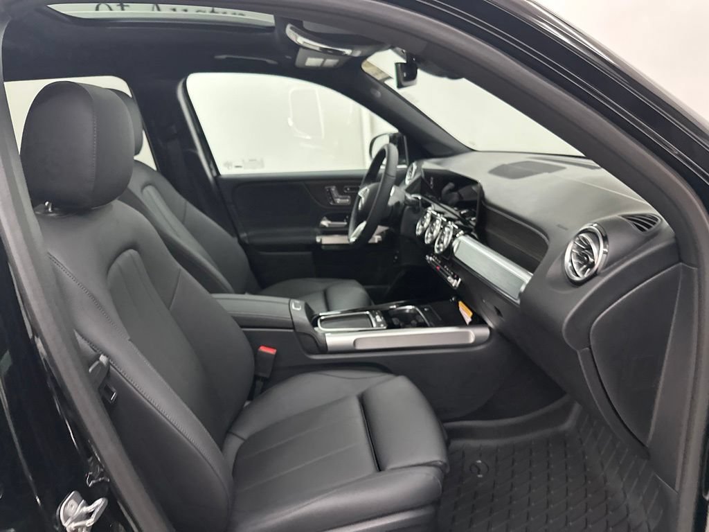New 2026 Night Black Mercedes-Benz GLB 250 image 56