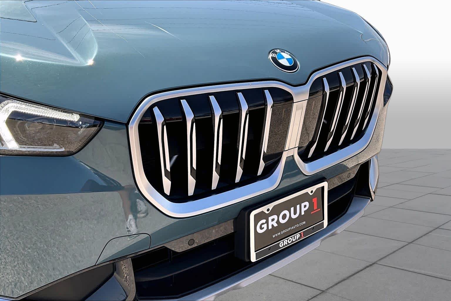 Used 2024 Green Metallic BMW xDrive28i image 30