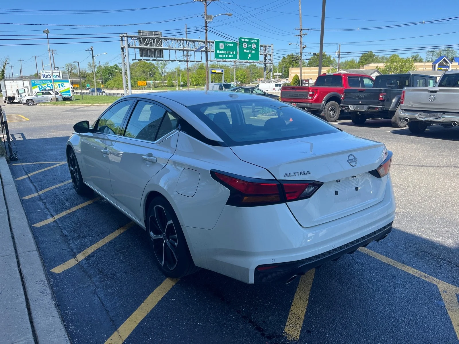 Used 2024 Glacier White Nissan 2.5 SR image 5