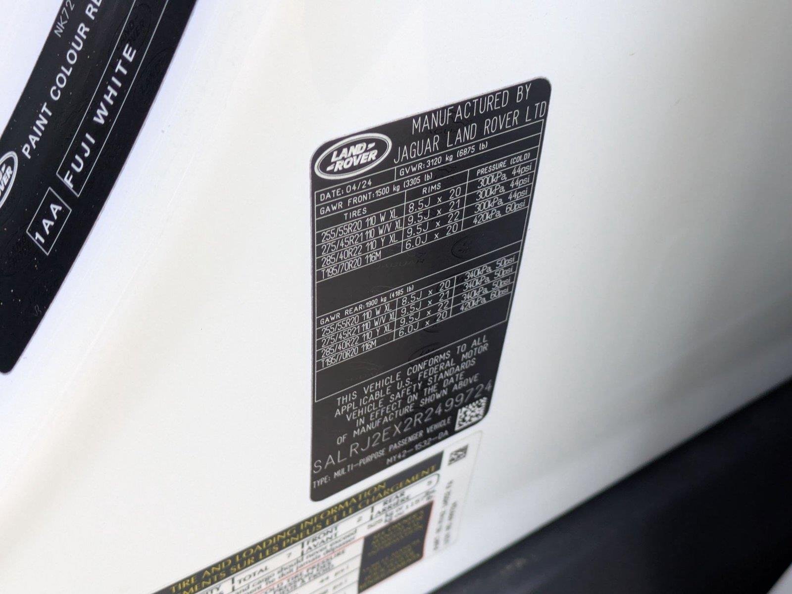 Used 2024 Fuji White Land Rover S image 39