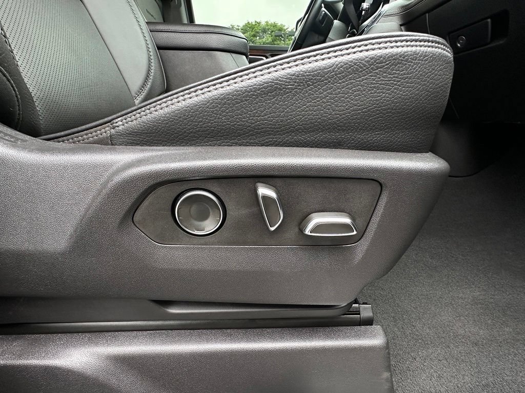 Used 2024 Onyx Black GMC Denali image 14