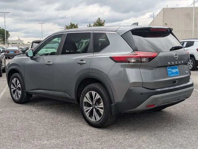 Used 2023 Gray Nissan SV image 3