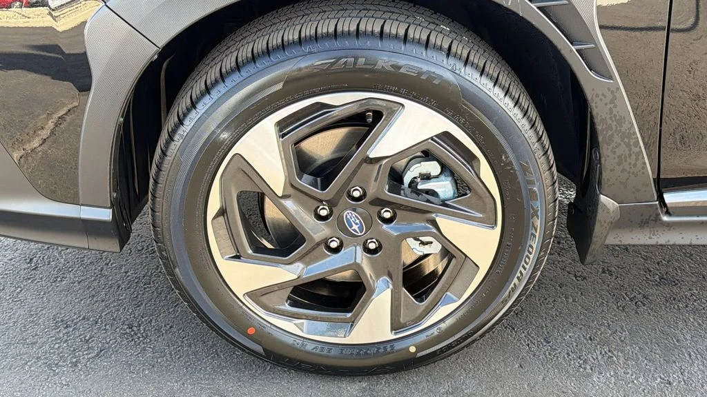 New 2026 CRYSTAL BLACK SILICA Subaru Limited image 9