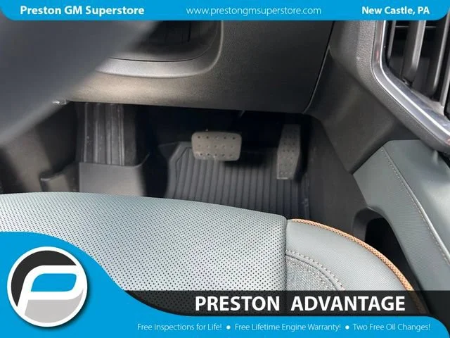 2026 GMC Acadia AT4 - Photo 20