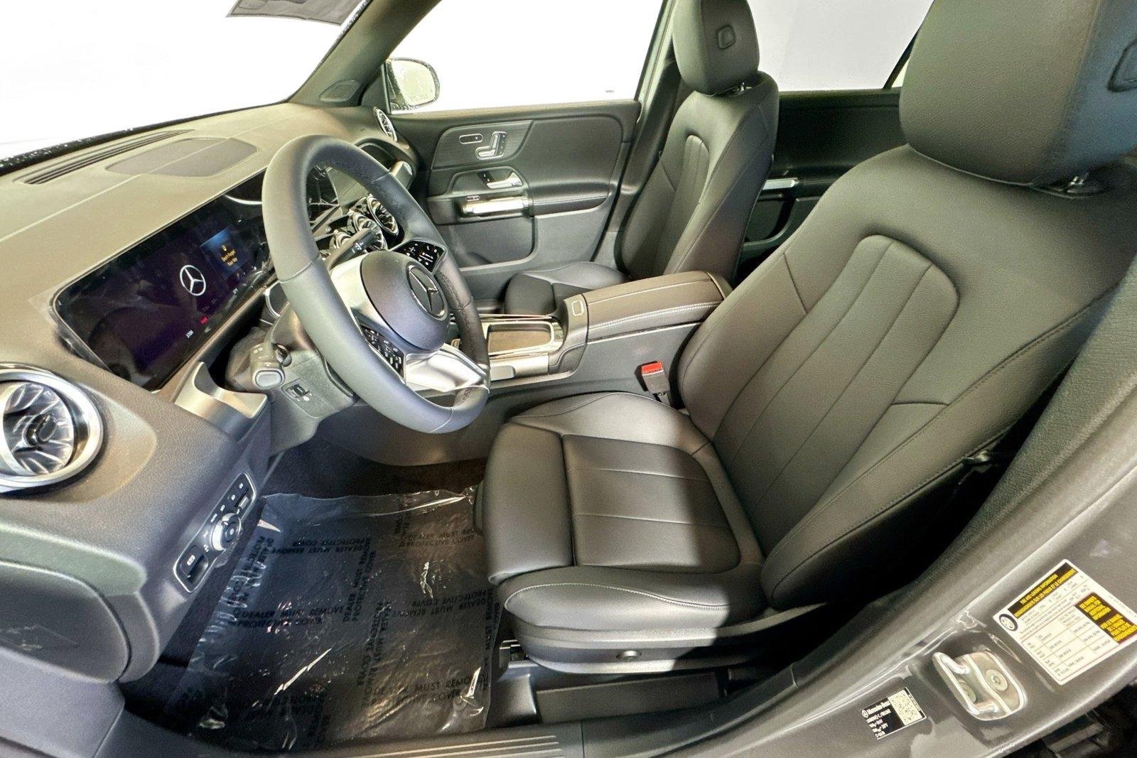 New 2026 Mountain Grey Metallic Mercedes-Benz GLB 250 image 18