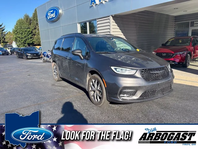 2022 Chrysler Pacifica Touring L