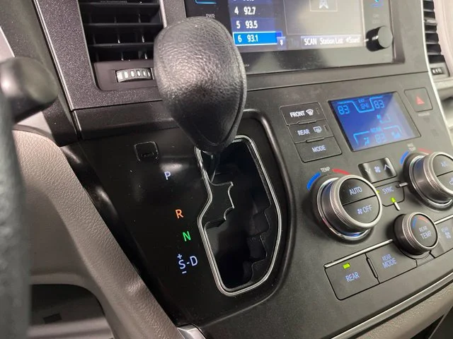 Used 2015 Silver Toyota LE image 32