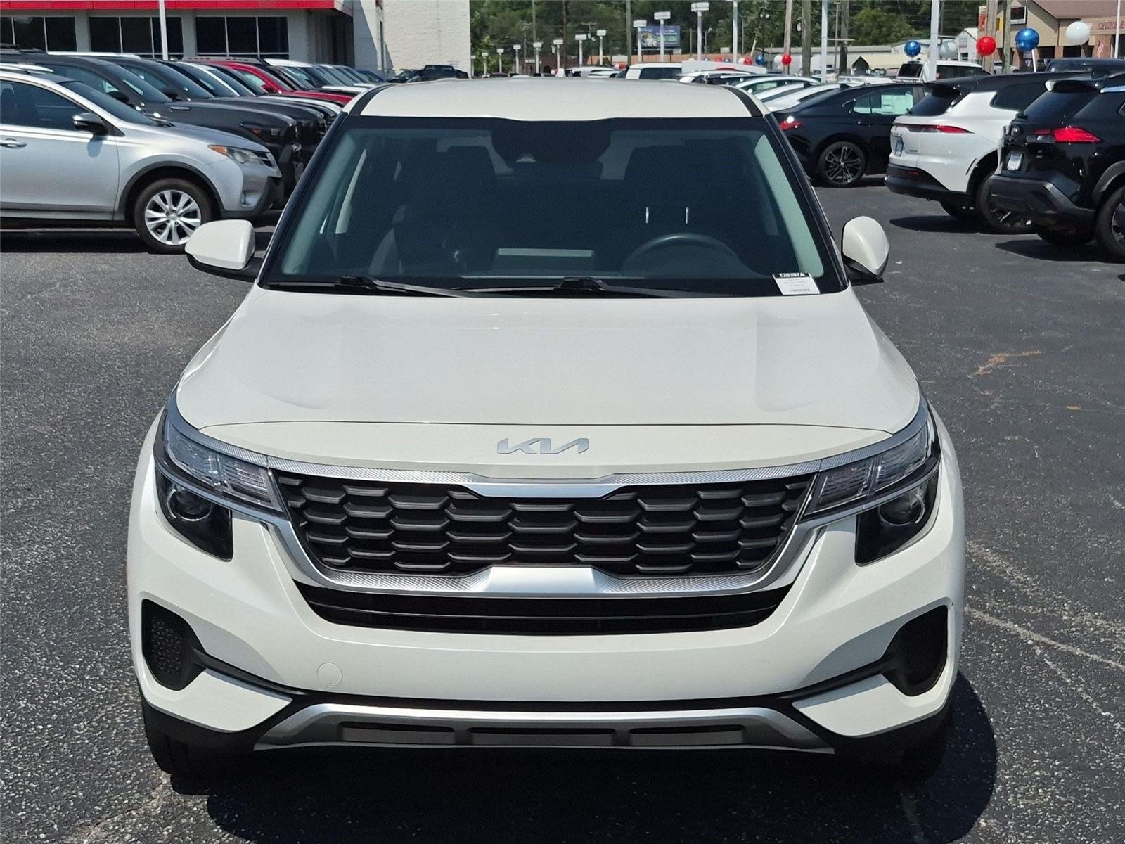Used 2023 Snow White Pearl Kia LX image 8