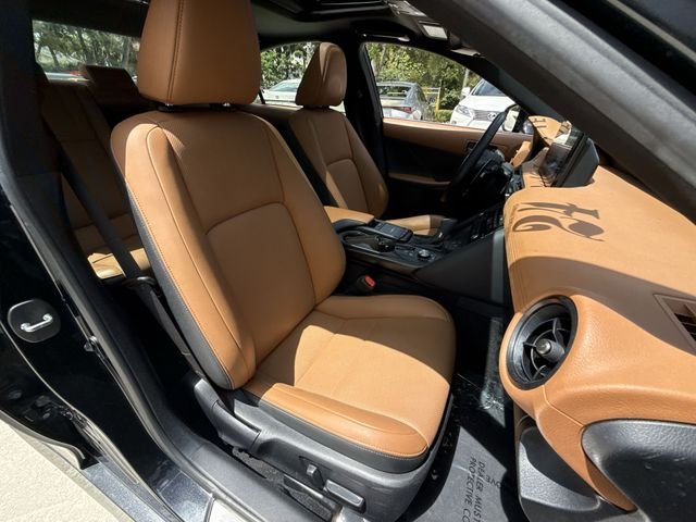 2024 Lexus IS 300 - Photo 26