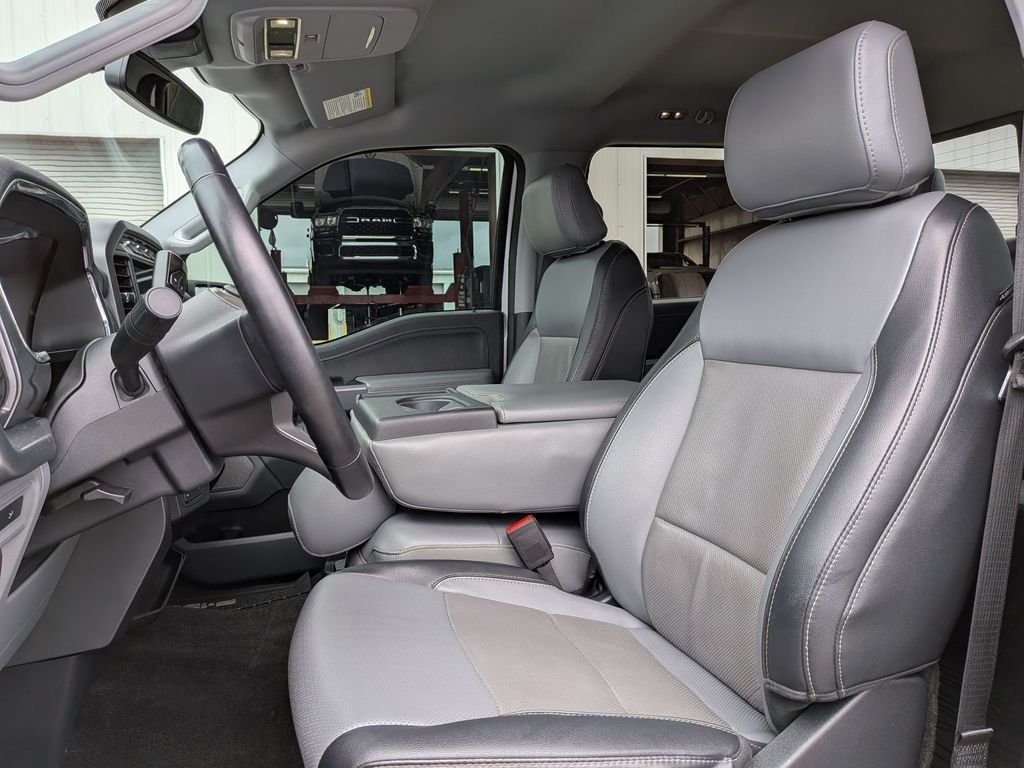 Used 2022 White Ford Lariat image 12