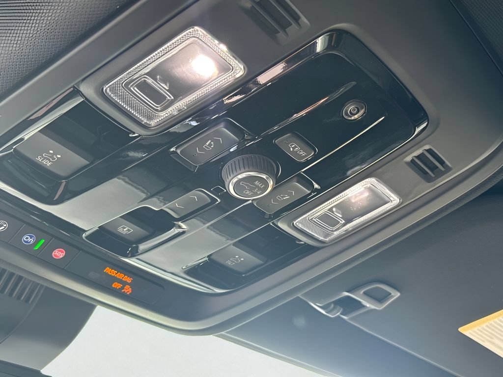2026 GMC Yukon XL Denali - Photo 17