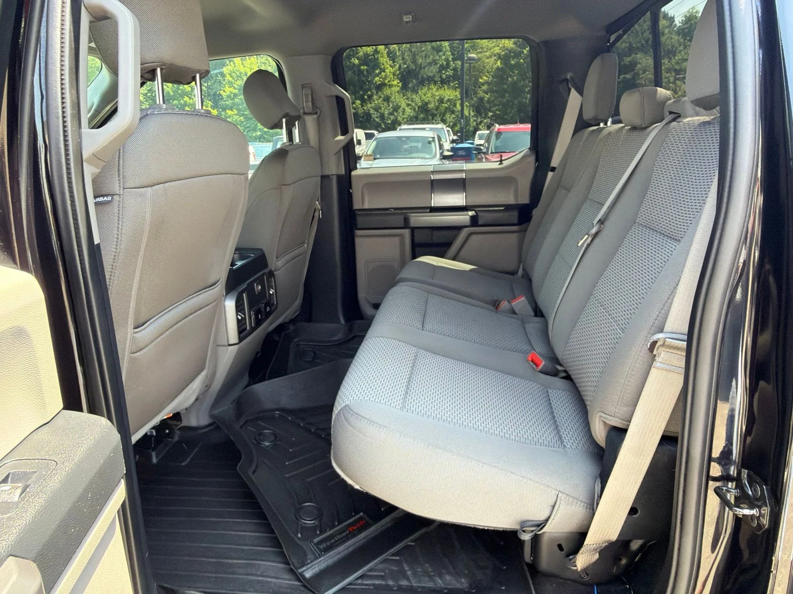 Used 2020 Black Ford XLT image 7
