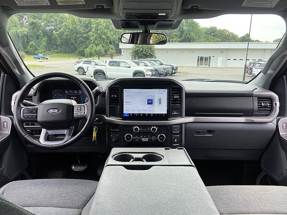 Used 2025 Black Metallic Ford XLT image 23