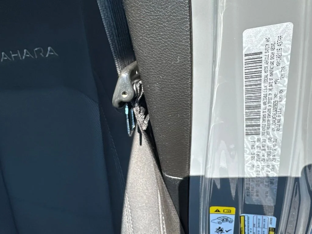 Used 2018 Sting-Gray Clearcoat Jeep Sahara image 22