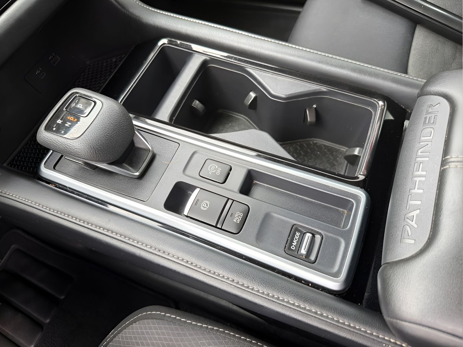 Used 2024 Silver Nissan SV image 37