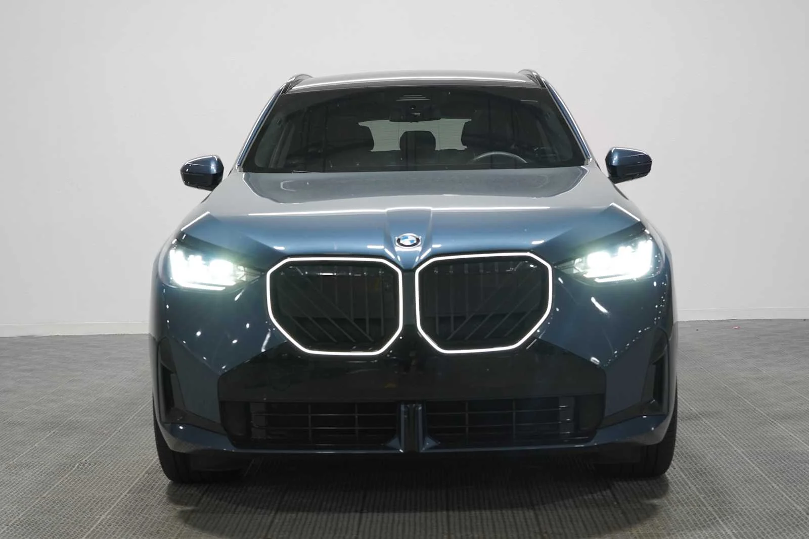 Certified Used 2025 Arctic Race Blue metallic BMW 30 xDrive image 2