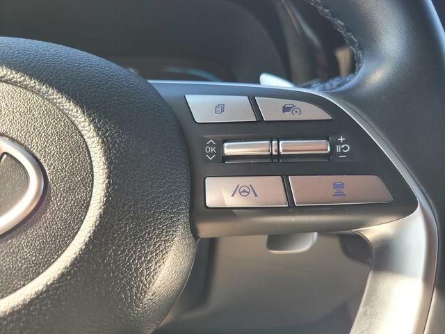 Used 2024 White Hyundai SEL image 27