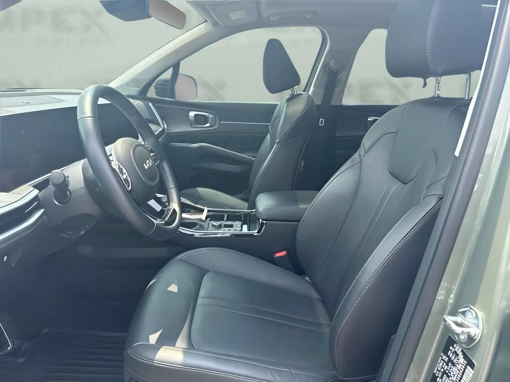 Used 2025  Kia X-Line SX image 9