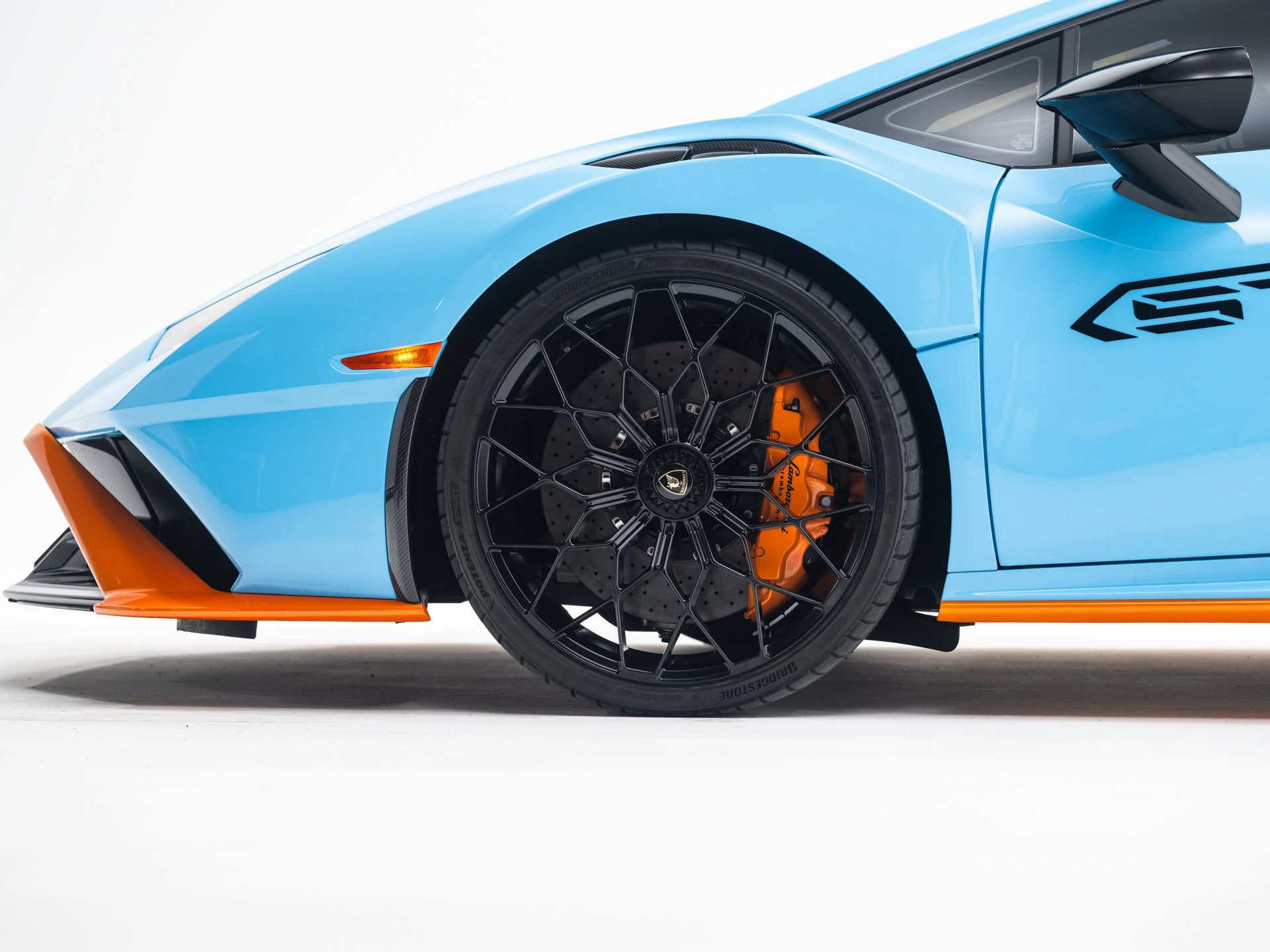 Used 2022 Blu Laufey Metallic Lamborghini Base image 10