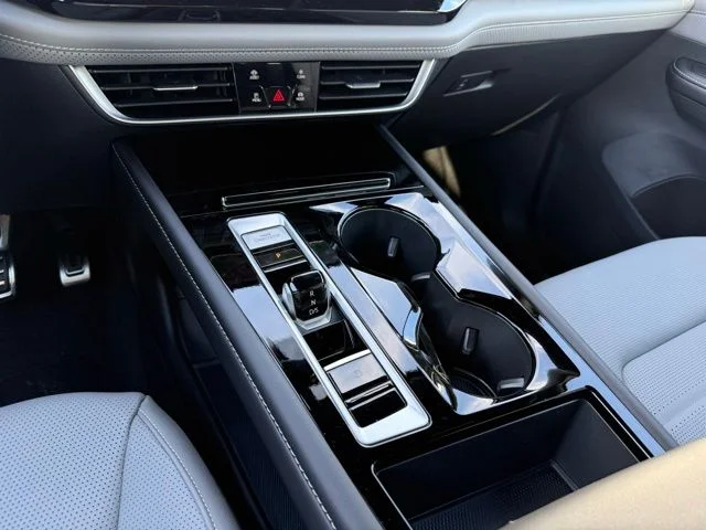 New 2026  Volkswagen 2.0T SEL R-Line Black image 13