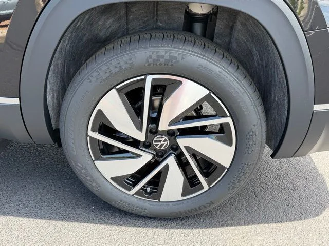 New 2026 Black Volkswagen 2.0T SEL image 6