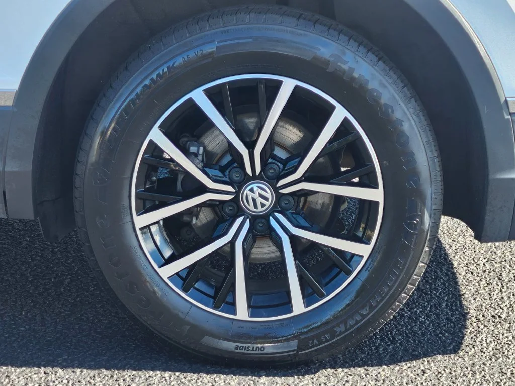 Certified Used 2021 White Volkswagen 2.0T SE image 17