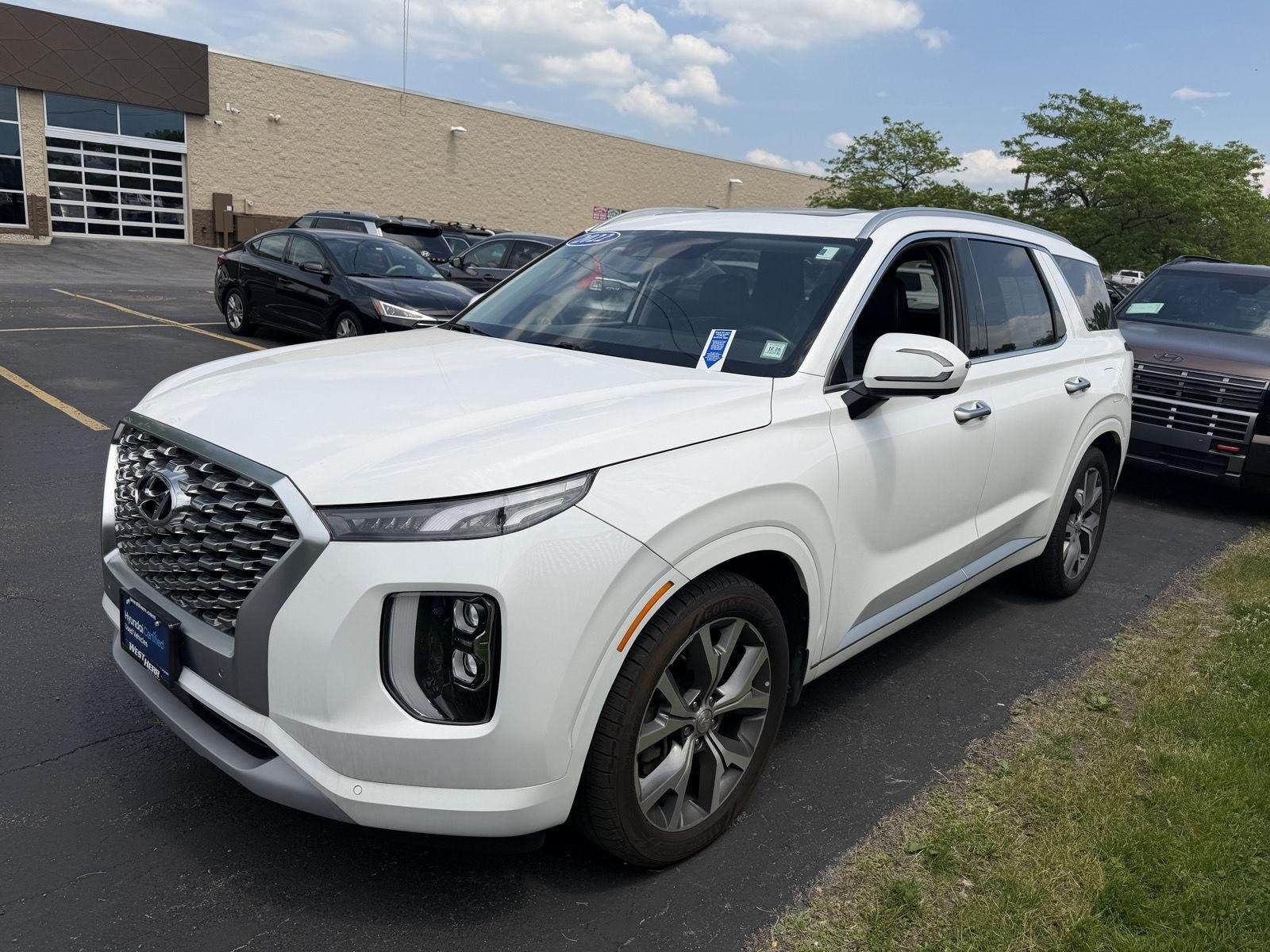 Used 2022 Hyper White Hyundai Limited image 3