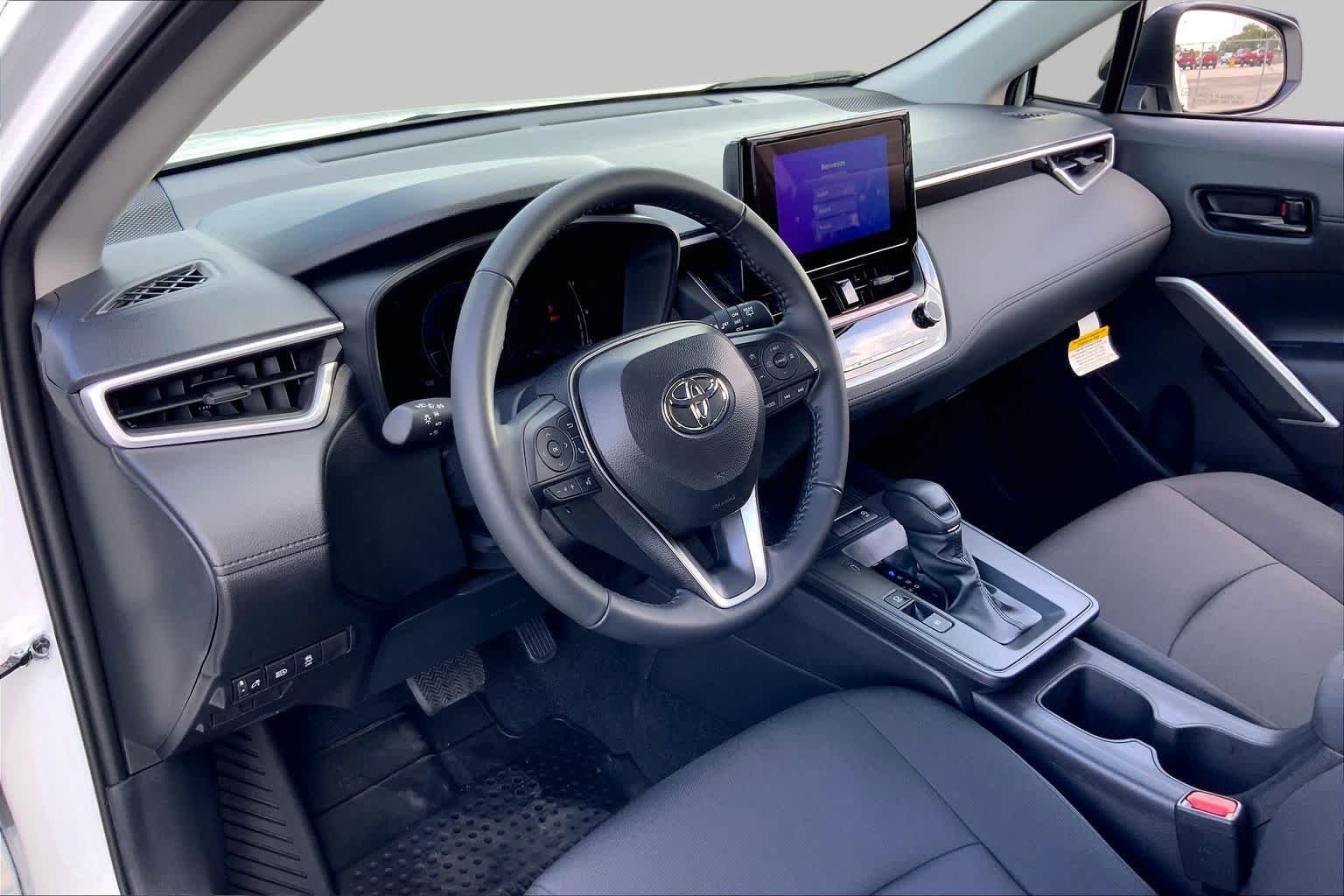 Used 2026 Wind Chill Pearl Toyota LE image 17