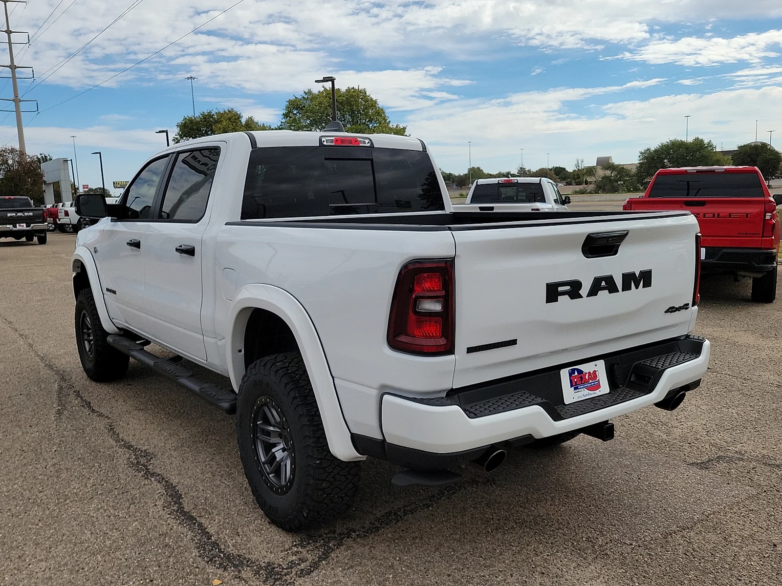 New 2026 PW7 Bright Whit Ram BIG HORN CREW CAB 4X4 5