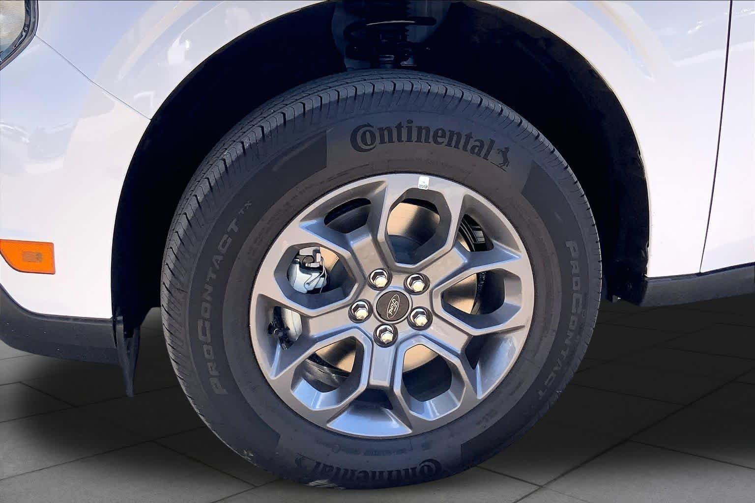New 2026 Oxford White Ford XLT image 11