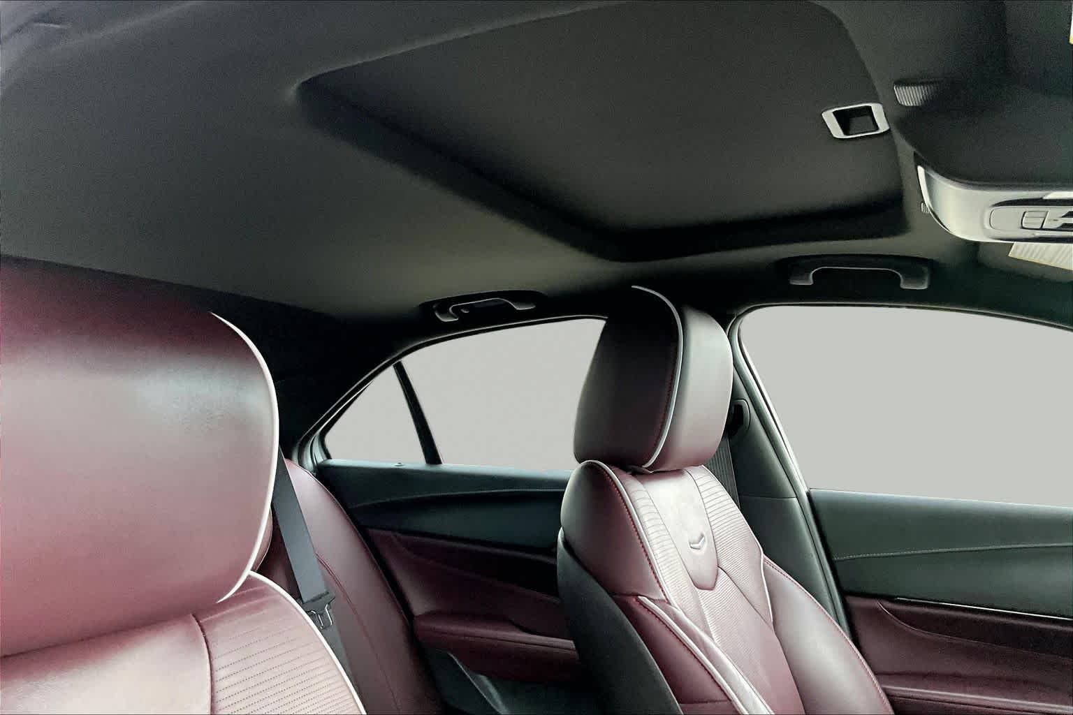 Used 2022 Infrared Tintcoat Cadillac  image 14