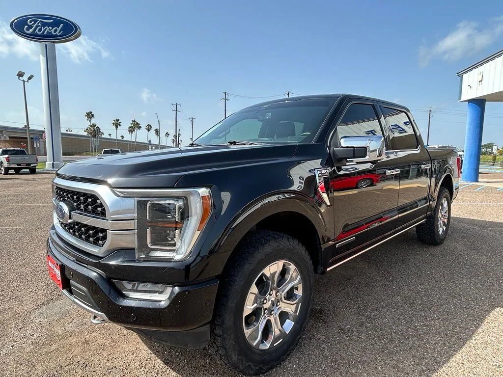 Used 2022 Black Metallic Ford Platinum image 3