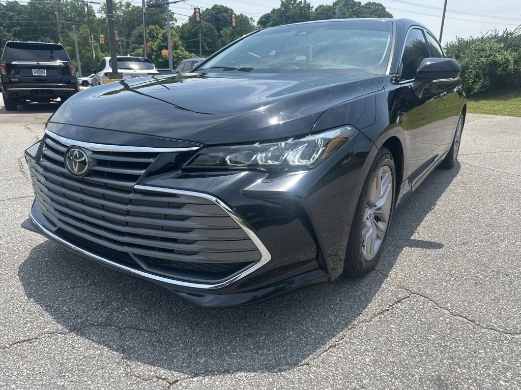 Used 2019 Midnight Black Metallic Toyota XLE image 3