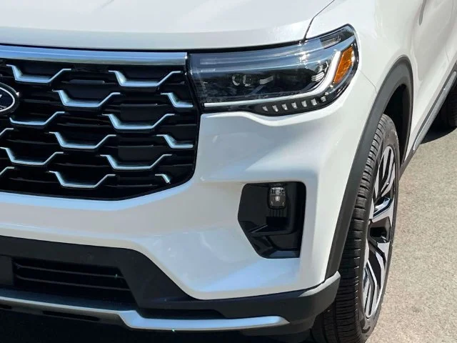 New 2027 White Ford Platinum image 9