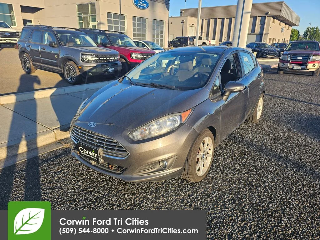 Used 2015 Magnetic Ford SE image 4
